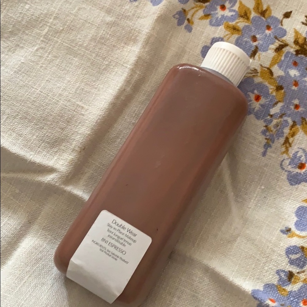 NWTT ESTHEE LAUDER FOUNDATION.